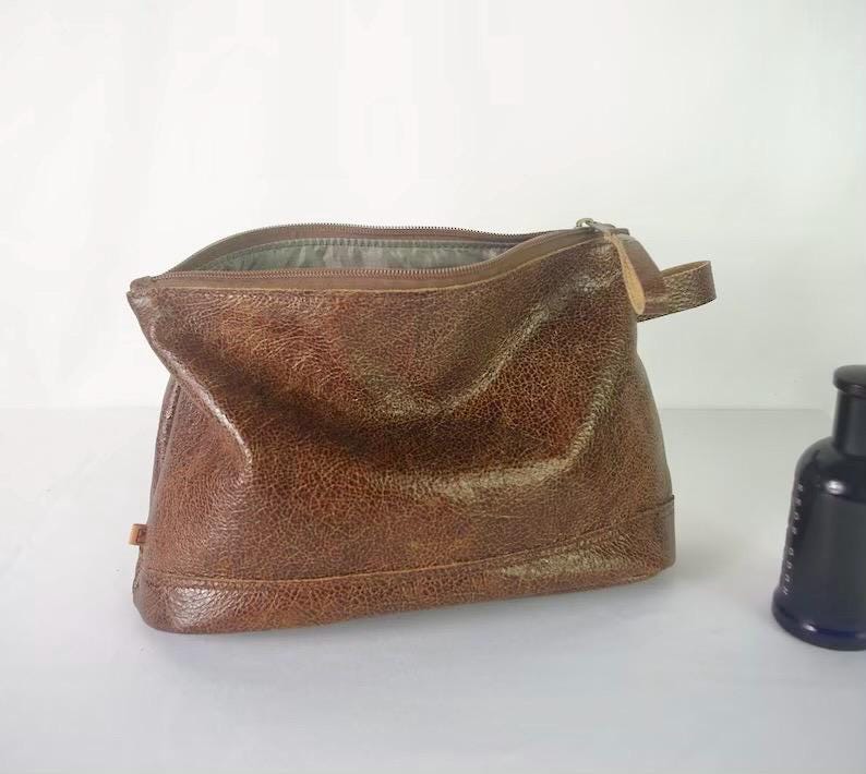 Vintaged Leather Toiletry bag, Mens Dopp kit