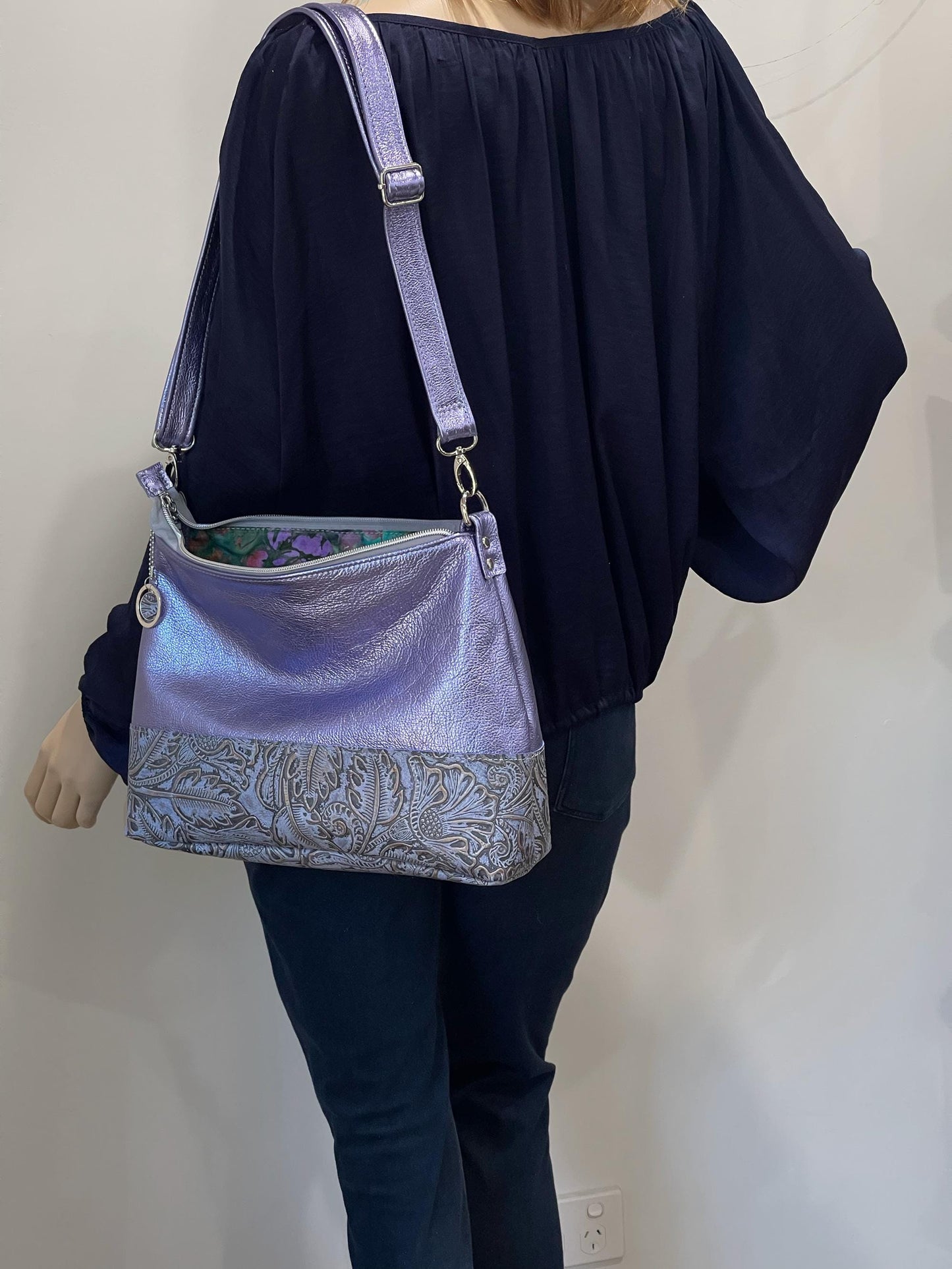 Metallic lavender purple leather bag, Crossbody, Shoulder