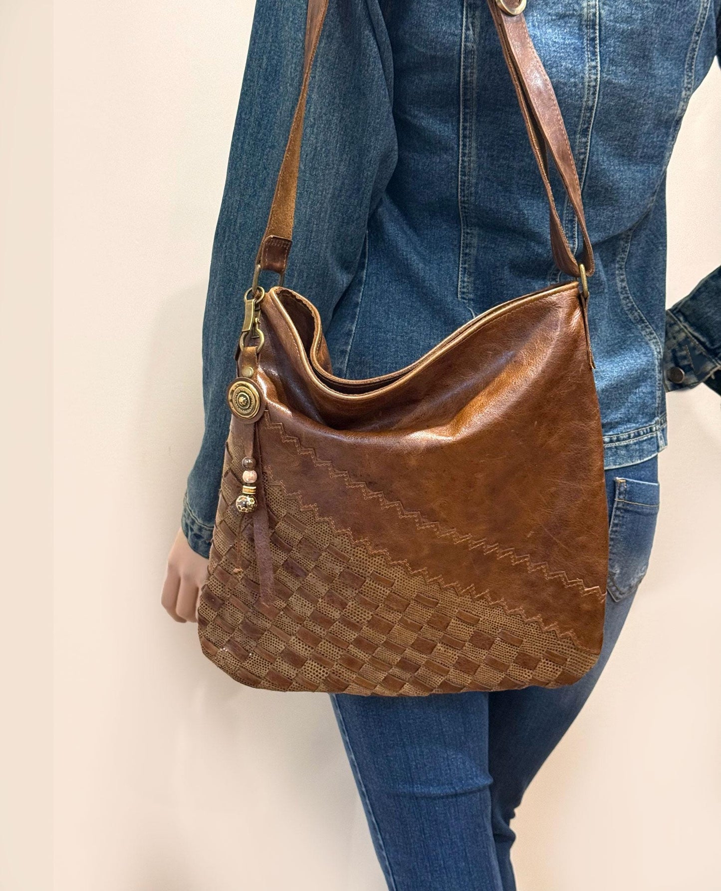 Hand woven vintaged chocolate brown leather Boho crossbody Bag magnet close IN STOCK