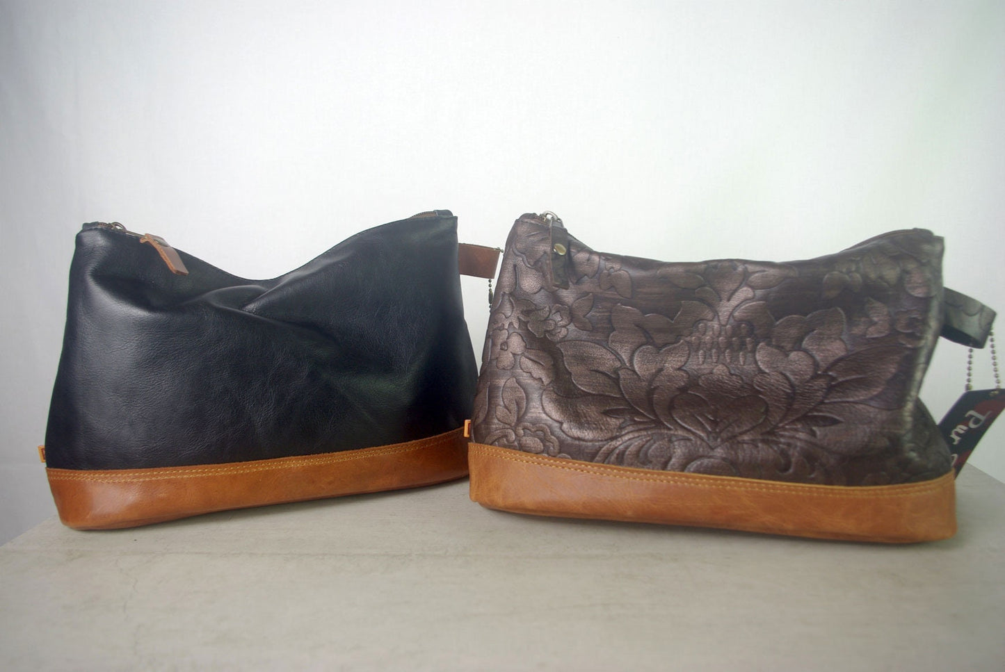 Vintage Black Leather toiletry bag, cognac contrast, Leather Dopp Kit
