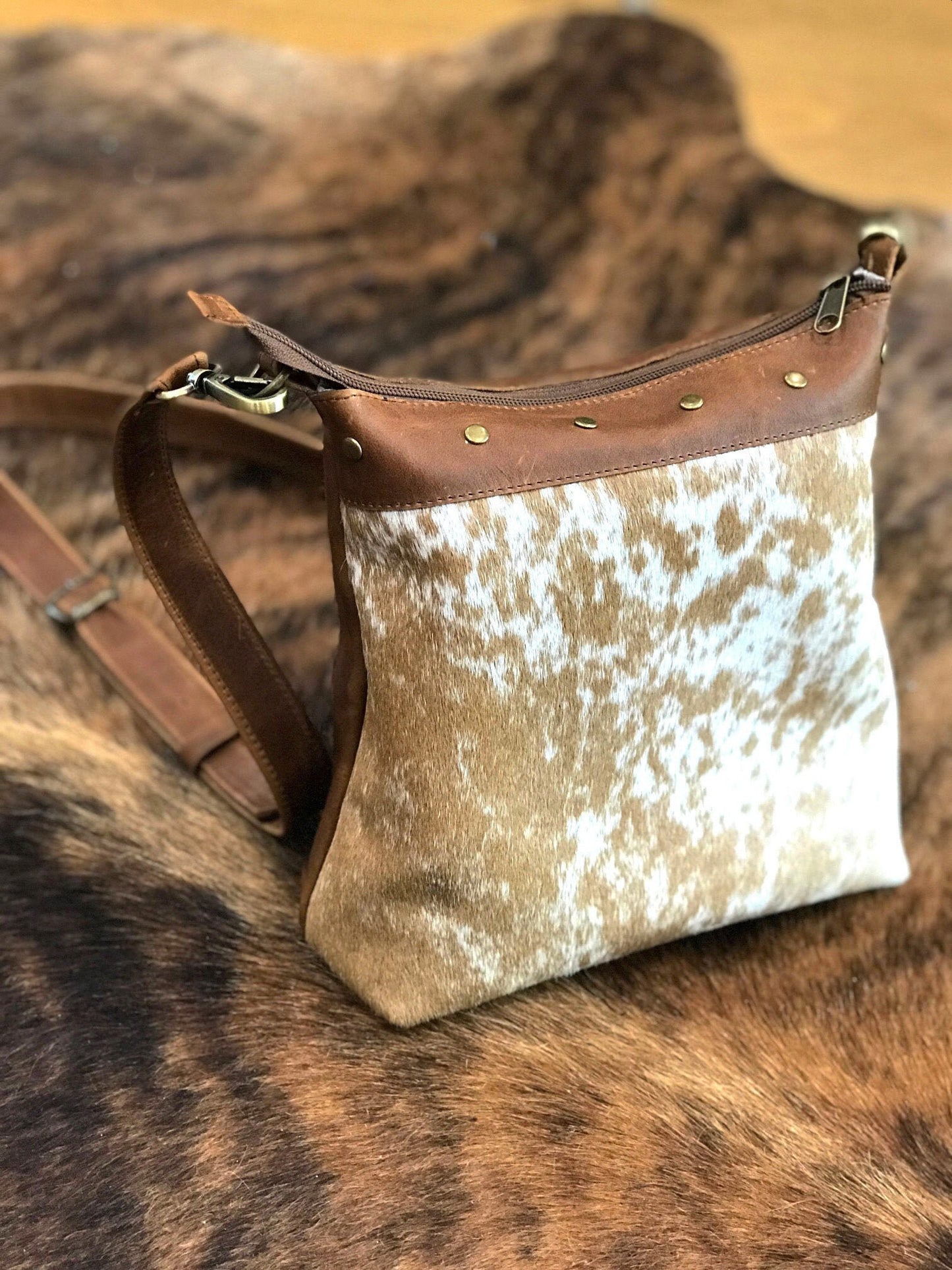 Crossbody Cowhide Leather, vintage brown and short hair cowhide
