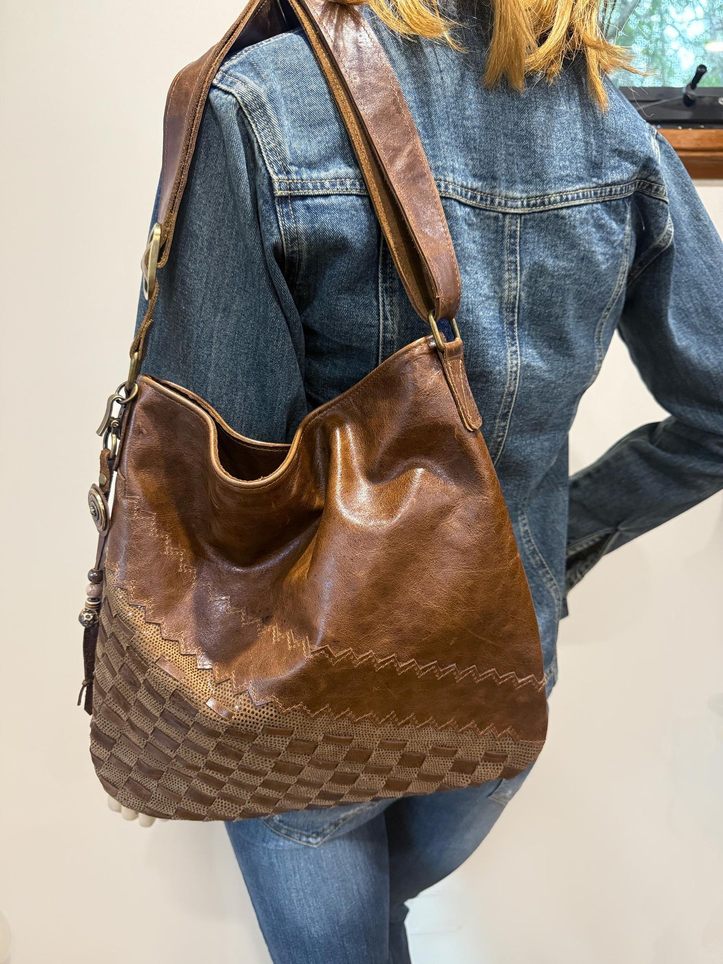 Hand woven vintaged chocolate brown leather Boho crossbody Bag magnet close IN STOCK